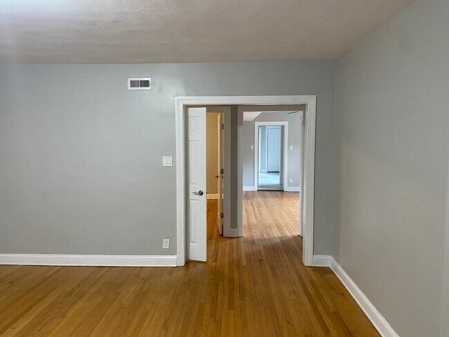 Foto del edificio - 7822 S Kingston Ave