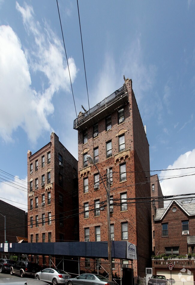 Foto del edificio - 42-29 Judge Street