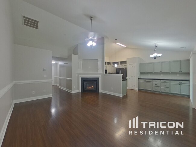 Foto del edificio - 6631 Sunman Rd