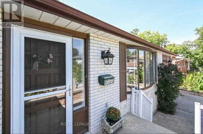 Building Photo - 92 Bobmar Rd