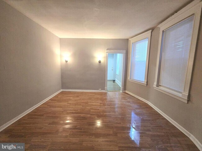 Foto del edificio - 5825 Ashland Ave