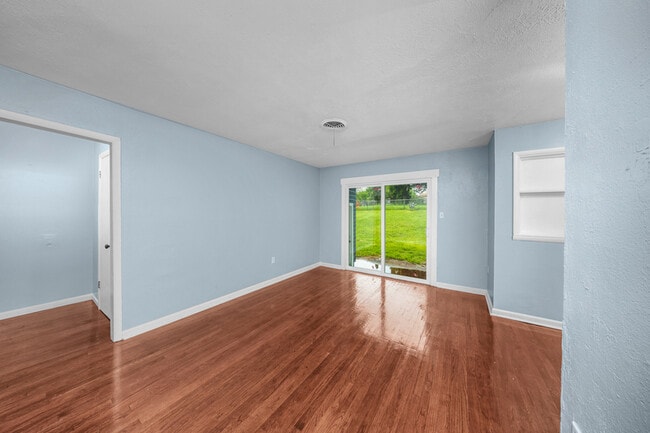 Building Photo - 2411 NW 35th St