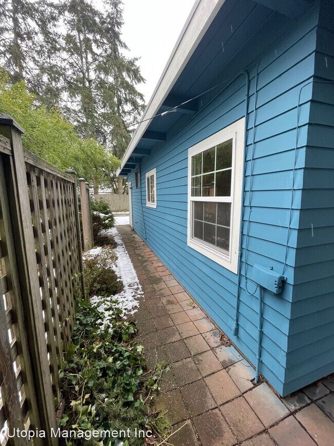 Foto del edificio - 2 br, 1 bath House - 533 F St.