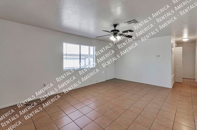 Building Photo - 1107 W Sonora St