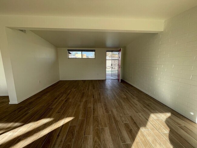 Foto del edificio - 1508 E Adelaide Dr