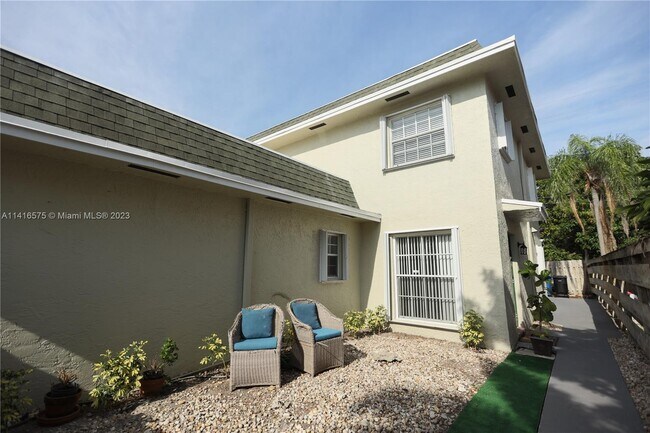 Foto del edificio - 1121-1123 N Andrews Ave