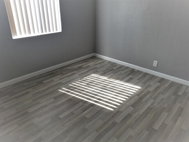 Foto del edificio - FABULOUS 1 BEDROOM 1 BATHROOM FOR LEASE