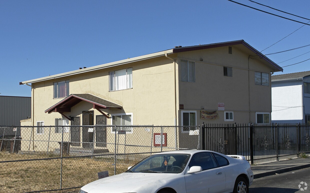 Building Photo - 1260 Sanford Ave
