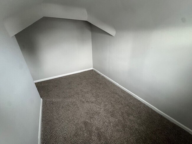 Foto del edificio - Four Bedrooms!