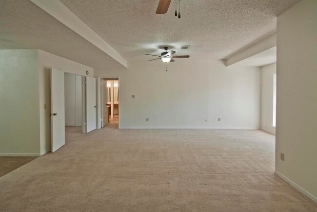 Building Photo - 27 Lazy Morning Pl