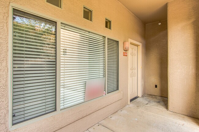 Foto del edificio - 1351 N Pleasant Dr