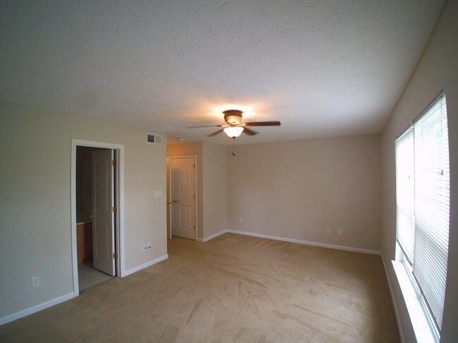 Building Photo - 1579 N King St