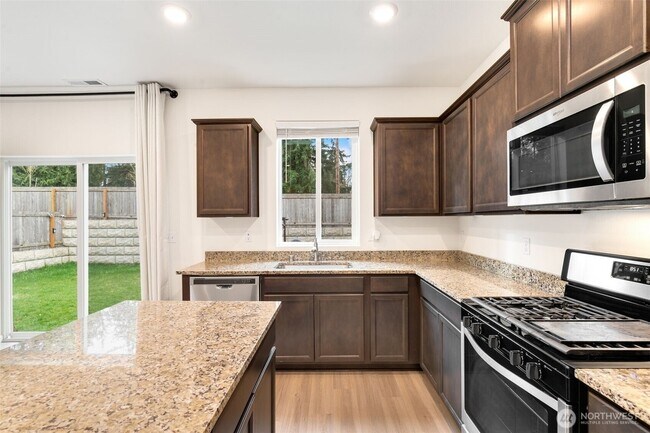 Foto del edificio - 7718 284th Pl NW