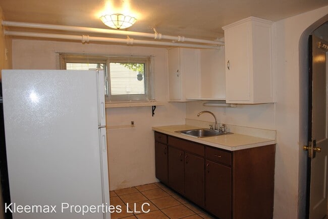 Building Photo - 2564 Erie Ave