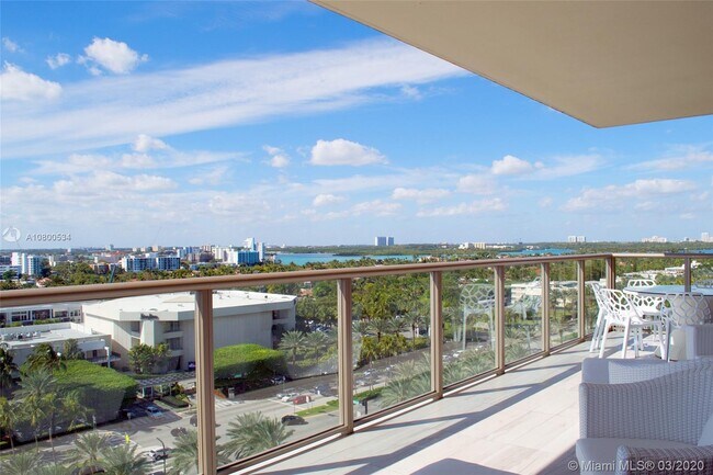 Foto del edificio - 9701 Collins Ave