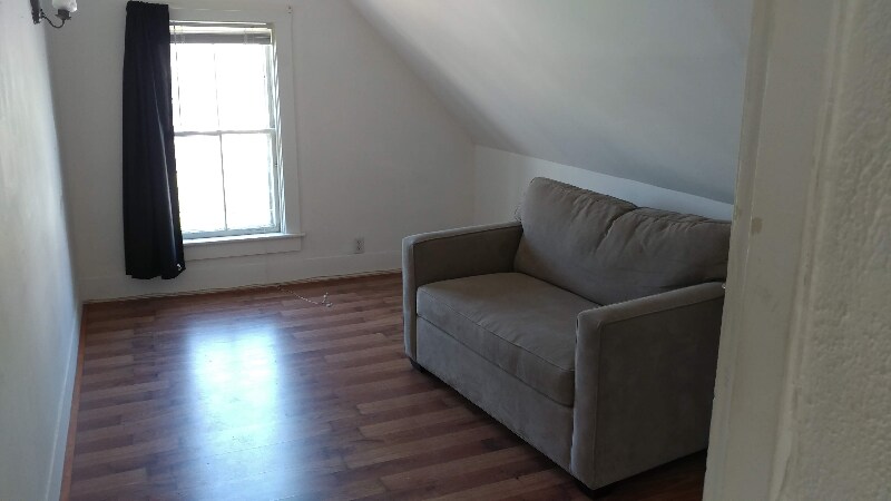 Primary Photo - 273 Bay St