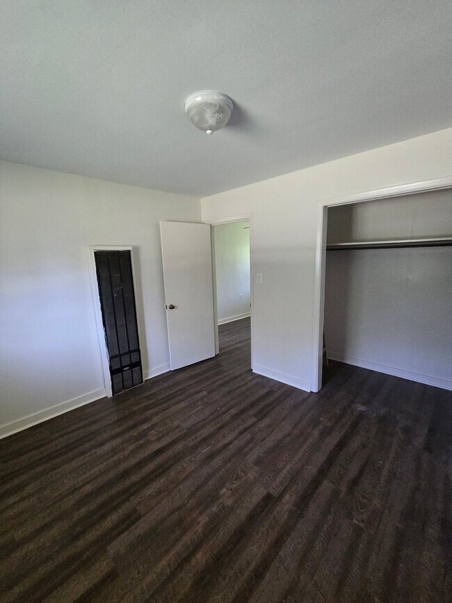 Foto del edificio - 2104 Hatcher Rd