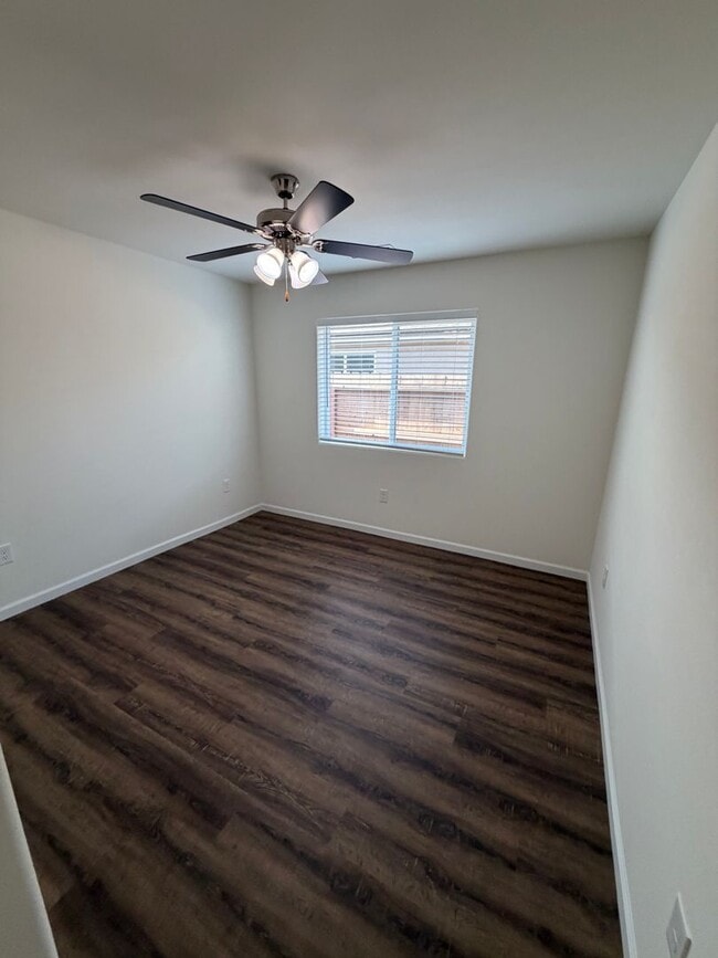 Foto del edificio - New house in Madera