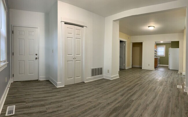 Foto del edificio - 602 W Hill St