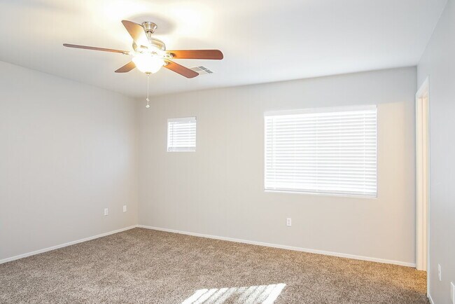 Building Photo - 245 Vertigo Tulip Ct