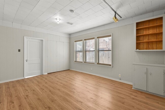 Building Photo - 1315 Peden St