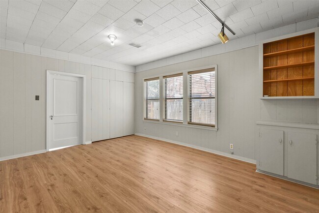 Foto del edificio - 1315 Peden St