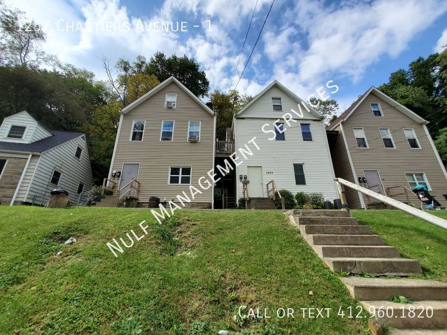 Primary Photo - 1 Bed, 1 Bath in Crafton Heights