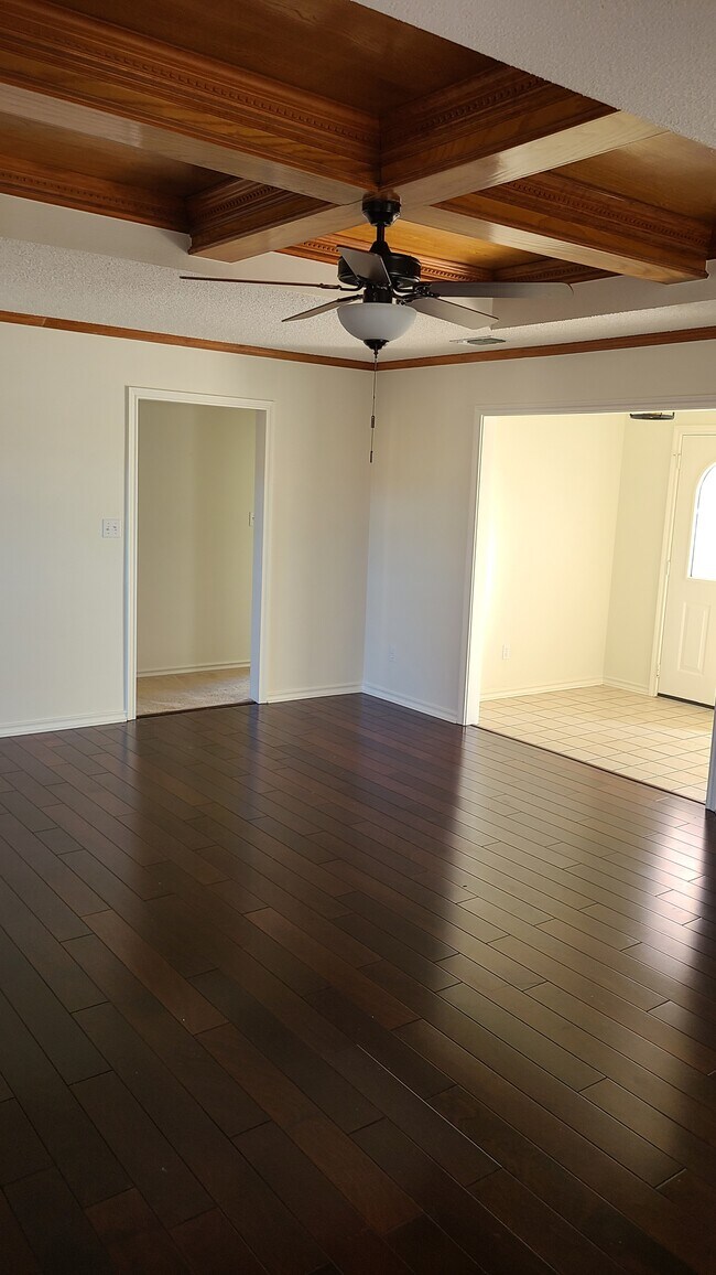 Building Photo - 9 Heatherwood Dr