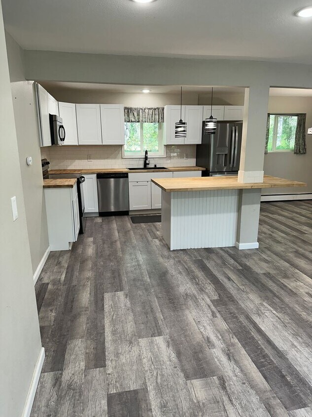 Foto principal - 14716 W Lake Ridge Dr