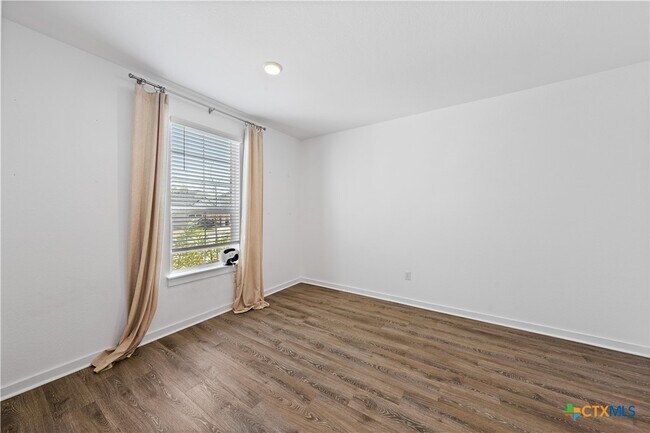 Building Photo - 328 Peace Pipe Way