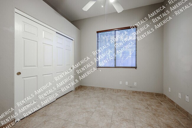 Foto del edificio - 4240 E Molly Ln
