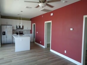 Building Photo - 1106 S Montezuma Ave