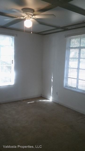 Building Photo - 2 br, 1 bath Apartment - 203 E. Moore Street