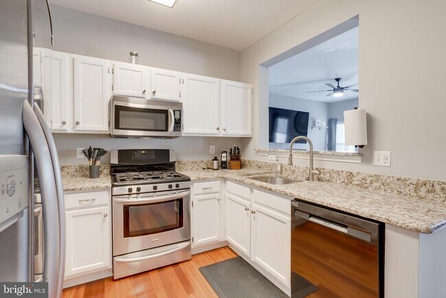Foto del edificio - 14304 Rosy Ln