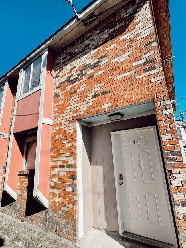 Building Photo - 1657 Starboard Dr