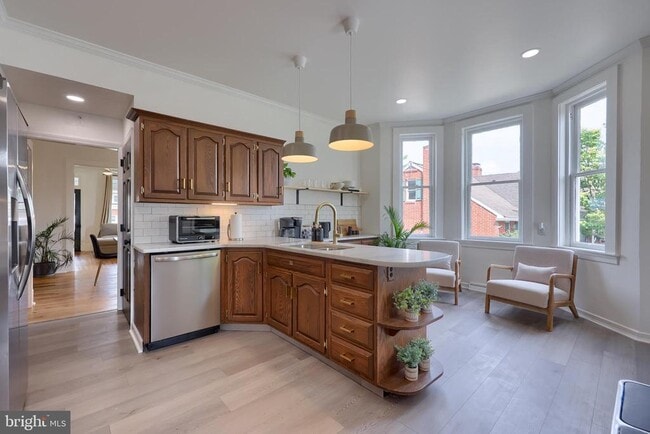 Foto del edificio - 136 E Harrisburg Ave