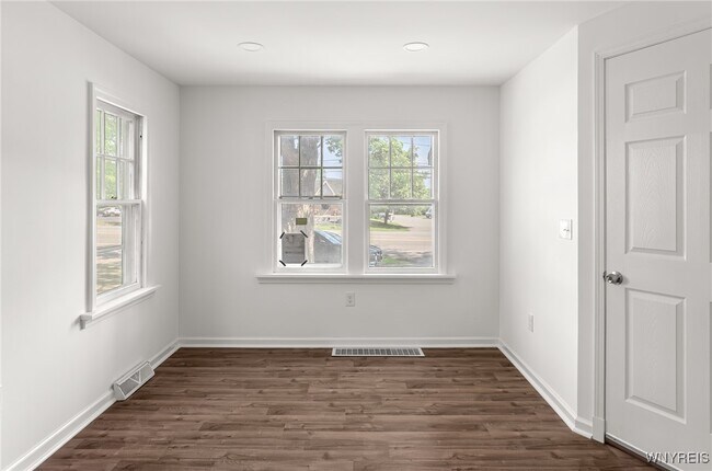Foto del edificio - 8521 Sheridan Dr