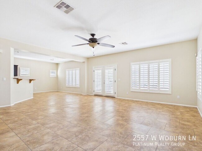 Foto del edificio - 2557 W Woburn Ln