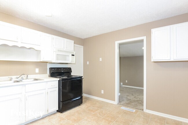 Building Photo - 5867 Price Ct