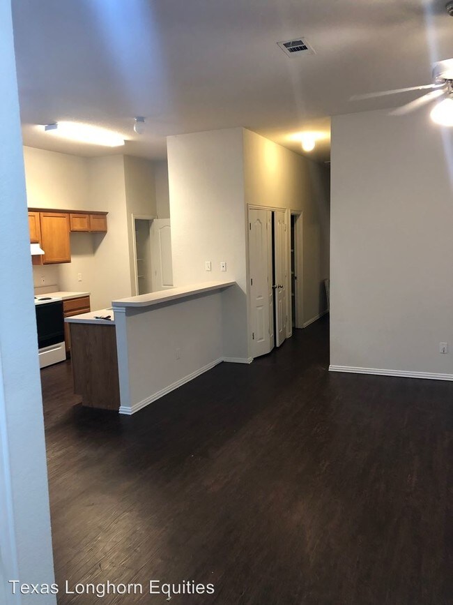 Foto del edificio - 11904-11906 Clovite Ct