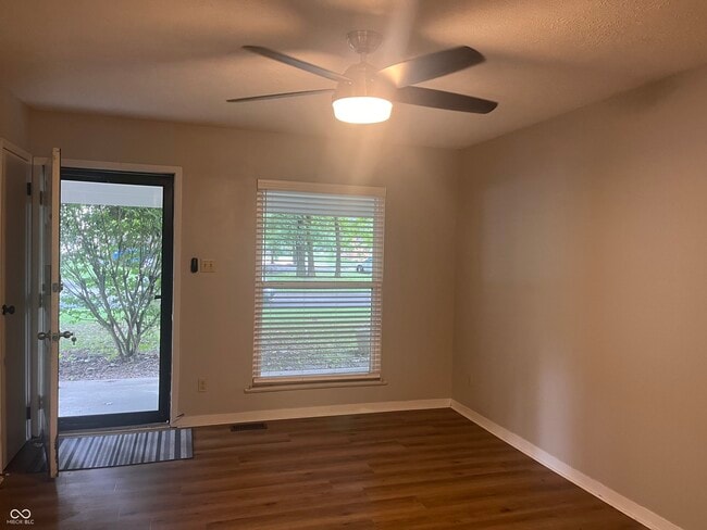 Building Photo - 333 Beechwood Ct