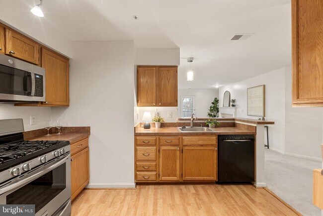 Building Photo - 6111 Wigmore Ln