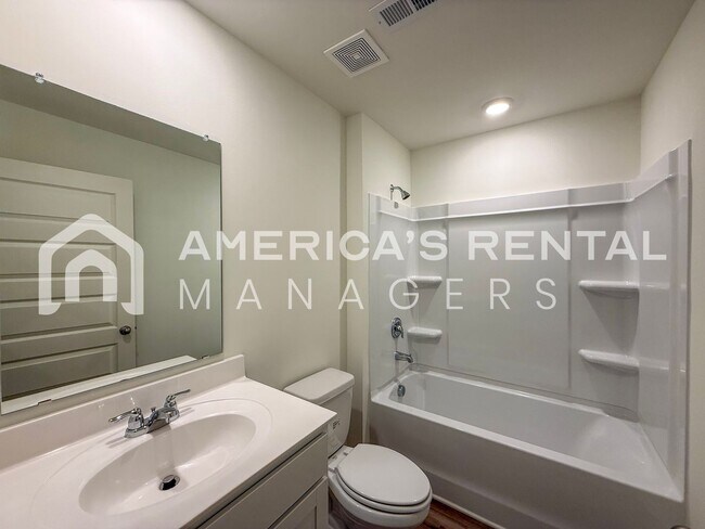 Foto del edificio - Home for Rent in Vance, AL!! Just MINUTES from Mercedes! Available to View Now!!!