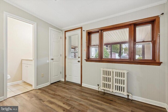 Foto del edificio - 218 Bullock Ave