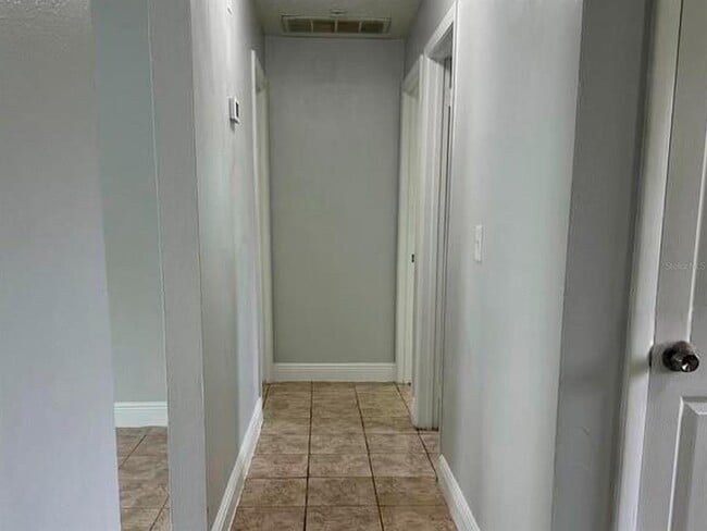 Building Photo - 709 Bryon Ct