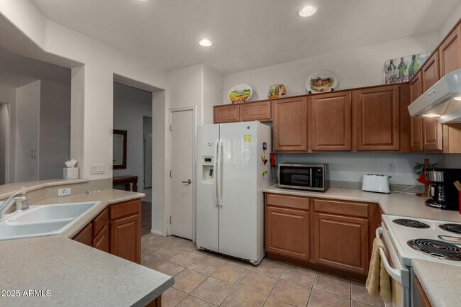 Building Photo - 15027 W Home Run Dr