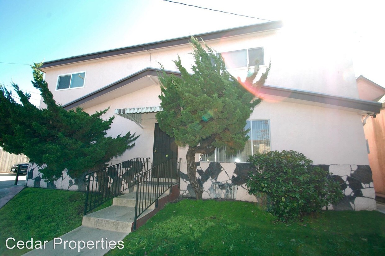 Primary Photo - 1616 Russell St
