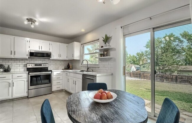 Cocina - 8157 W 93rd Way
