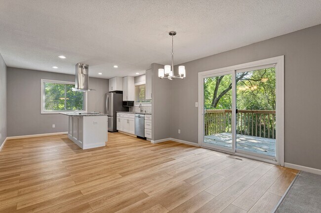 Dining with doors to deck - 4705 Golden Valley Rd