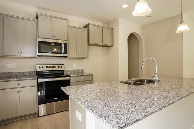 Foto del edificio - 446 Bainbridge Dr